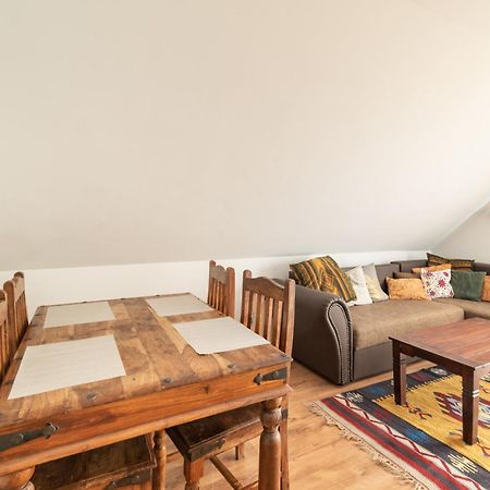 Corona Villa Hévíz Стая снимка