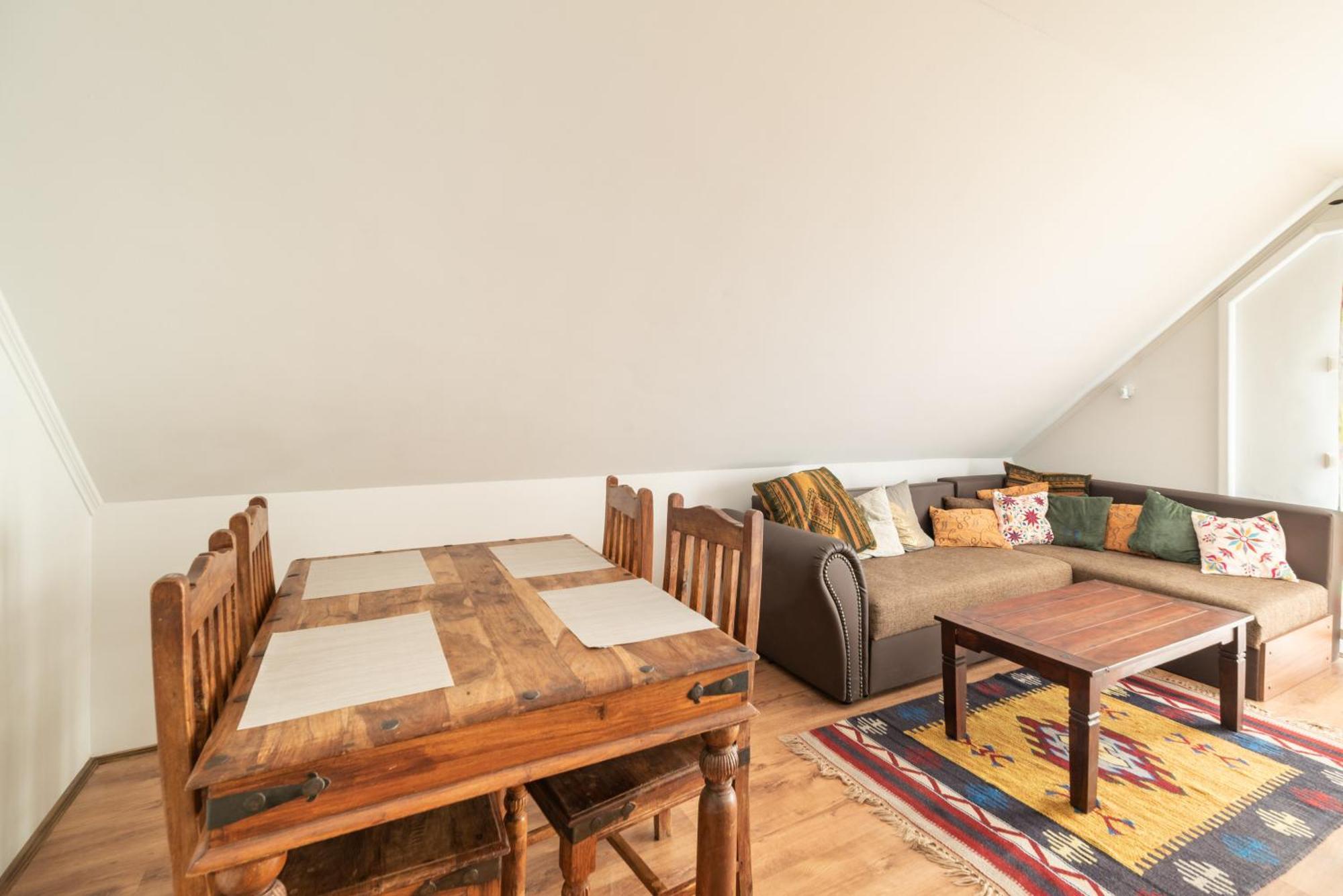 Corona Villa Hévíz Стая снимка