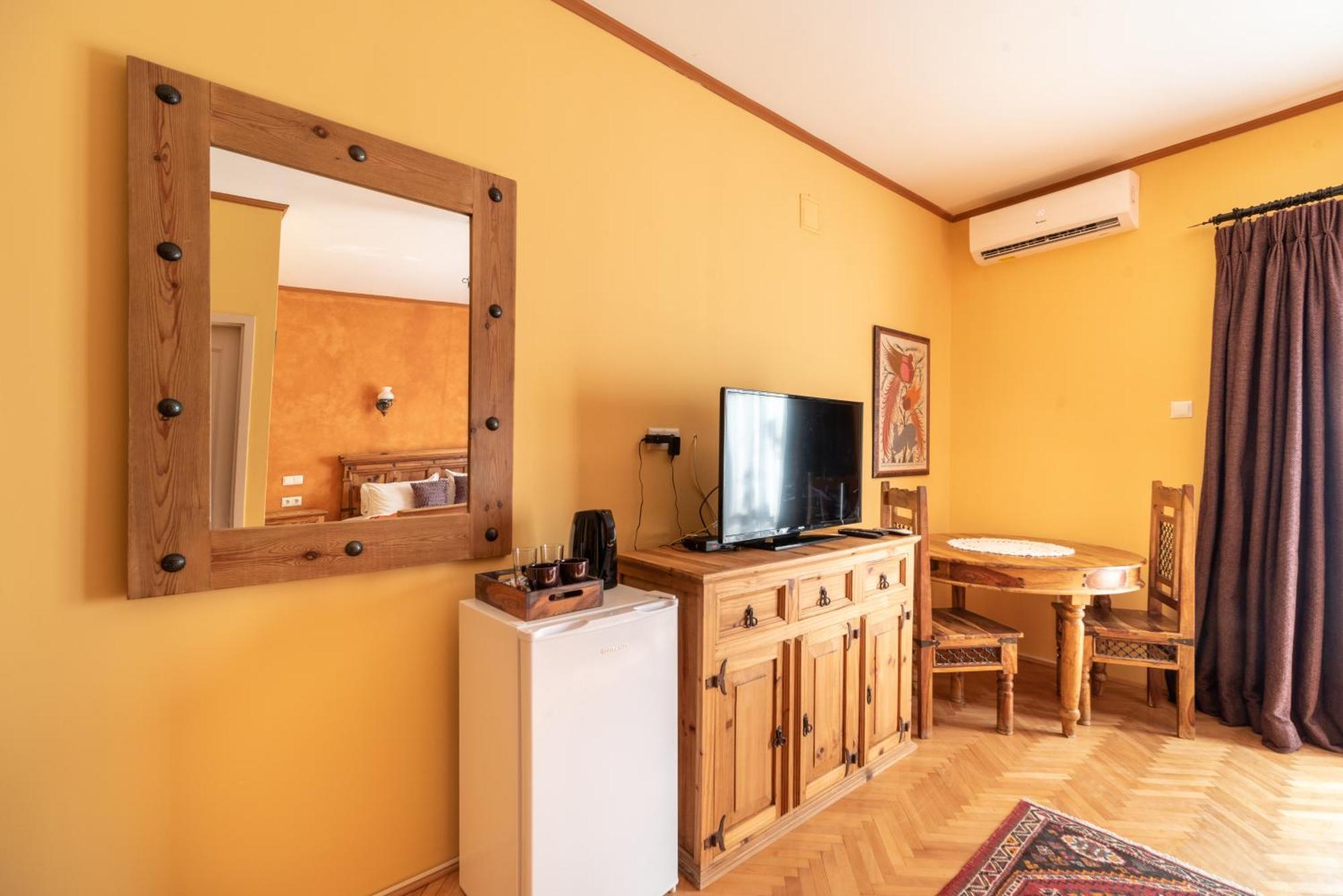Corona Villa Hévíz Стая снимка