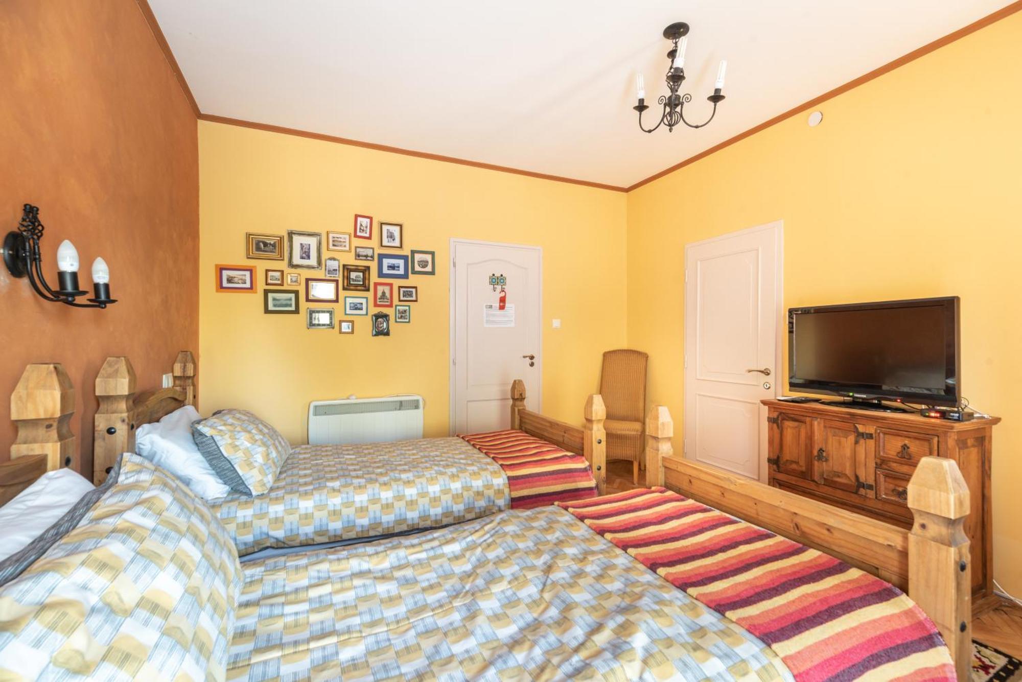 Corona Villa Hévíz Стая снимка