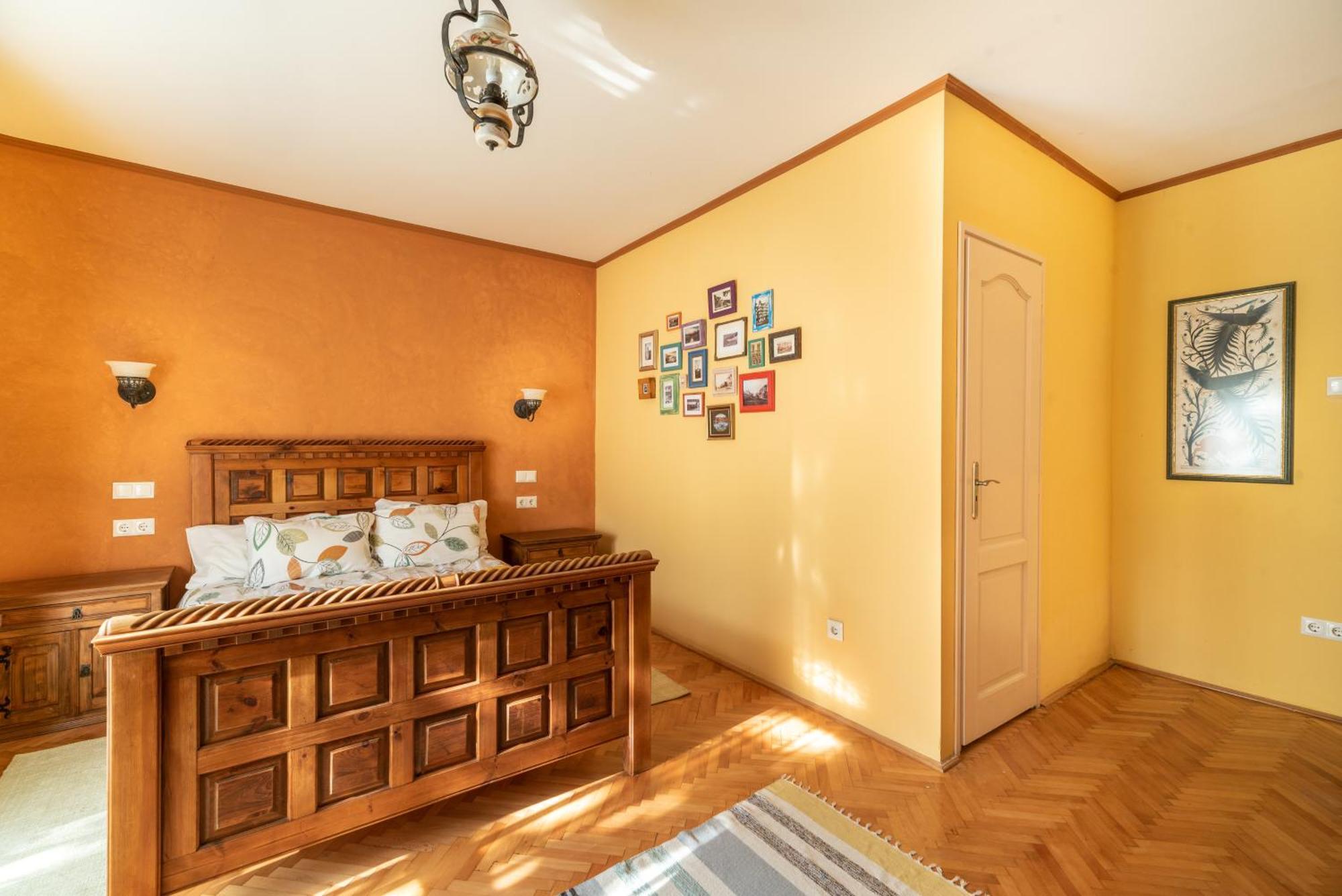 Corona Villa Hévíz Стая снимка